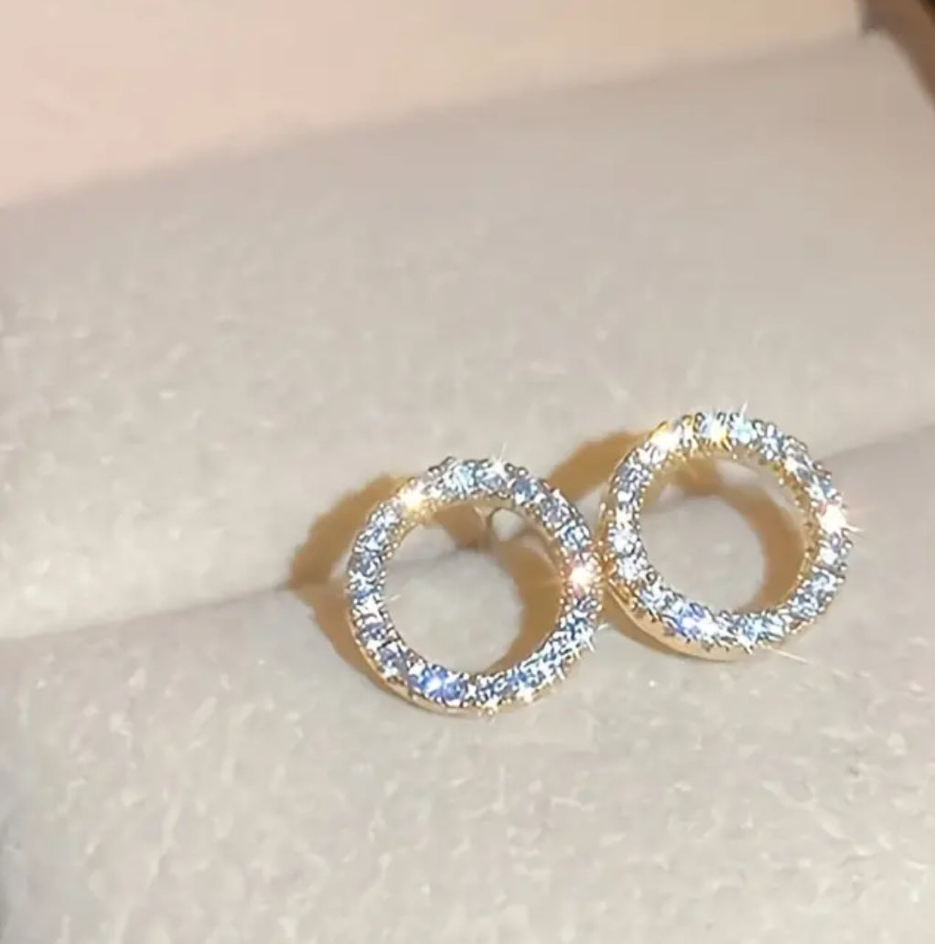 SMALL GOLD CIRCLE RHINESTONE EARRINGS