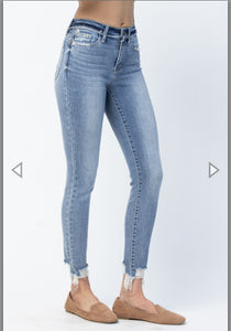 JUDY BLUE MID RISE JEANS